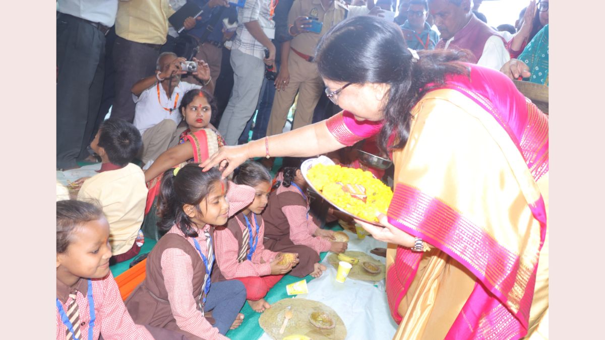 Minister Baby Rani Maurya's Leadership Sparks Mission Shakti Success in Gonda with 11,888 Enthusiastic Girls